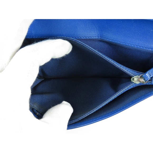 CHANEL Quilted Wallet in Shiny Blue and Silver - Picture 9 of 13